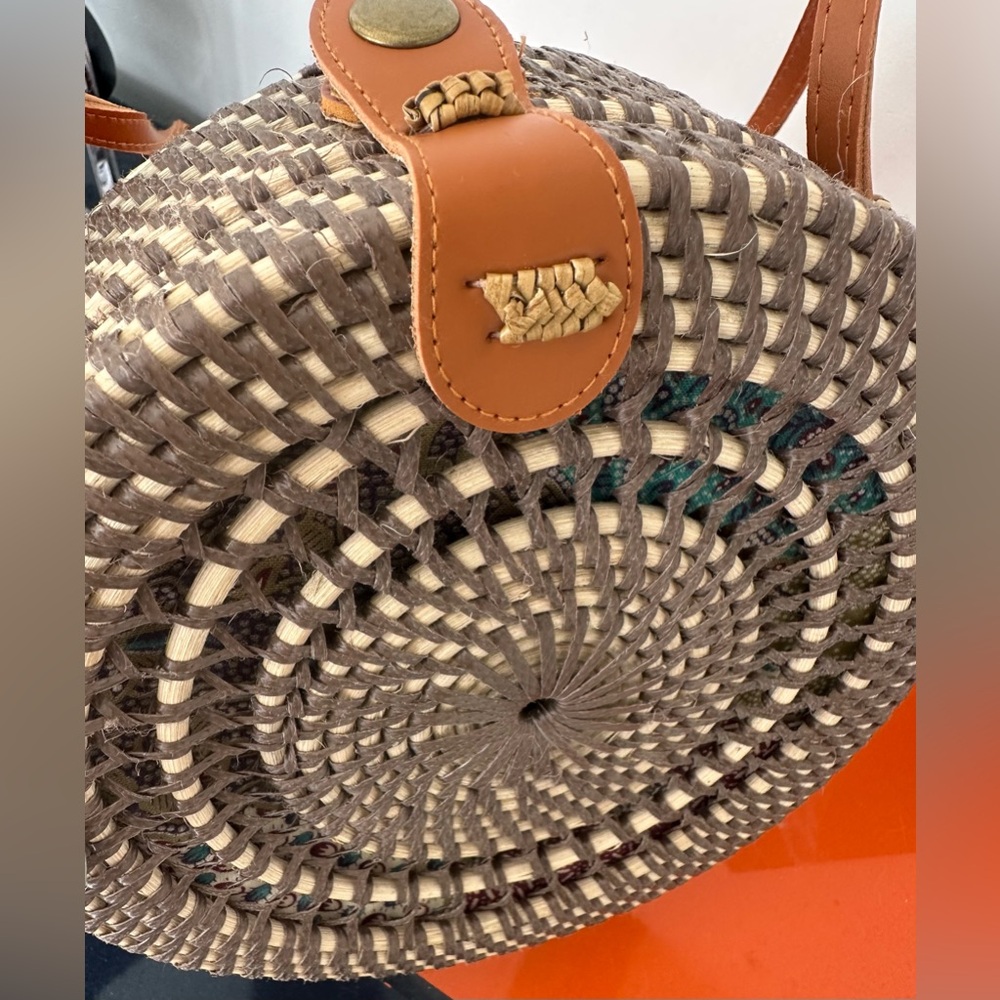 Rattan/Raffia Woven Round Balinese Boho Summer Crossbody Bag - Picture 8 of 8